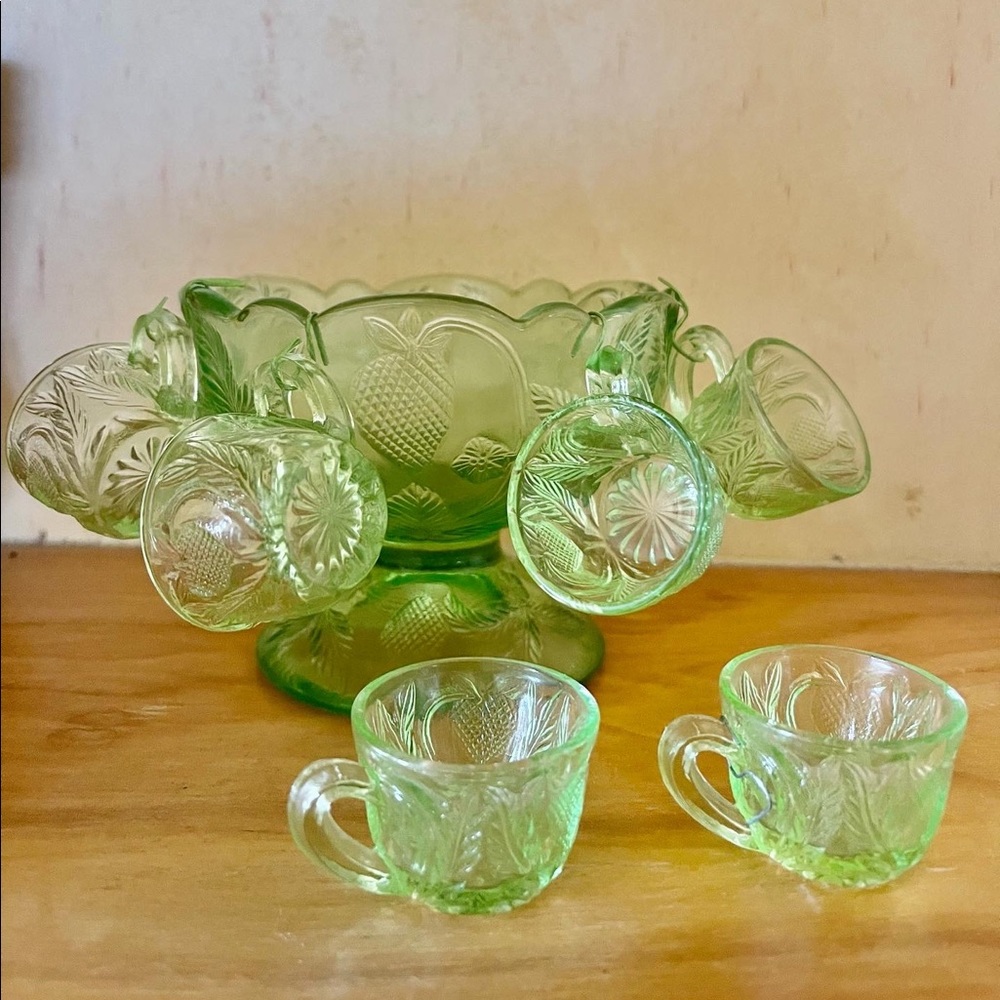 Beautiful vintage glass mini set